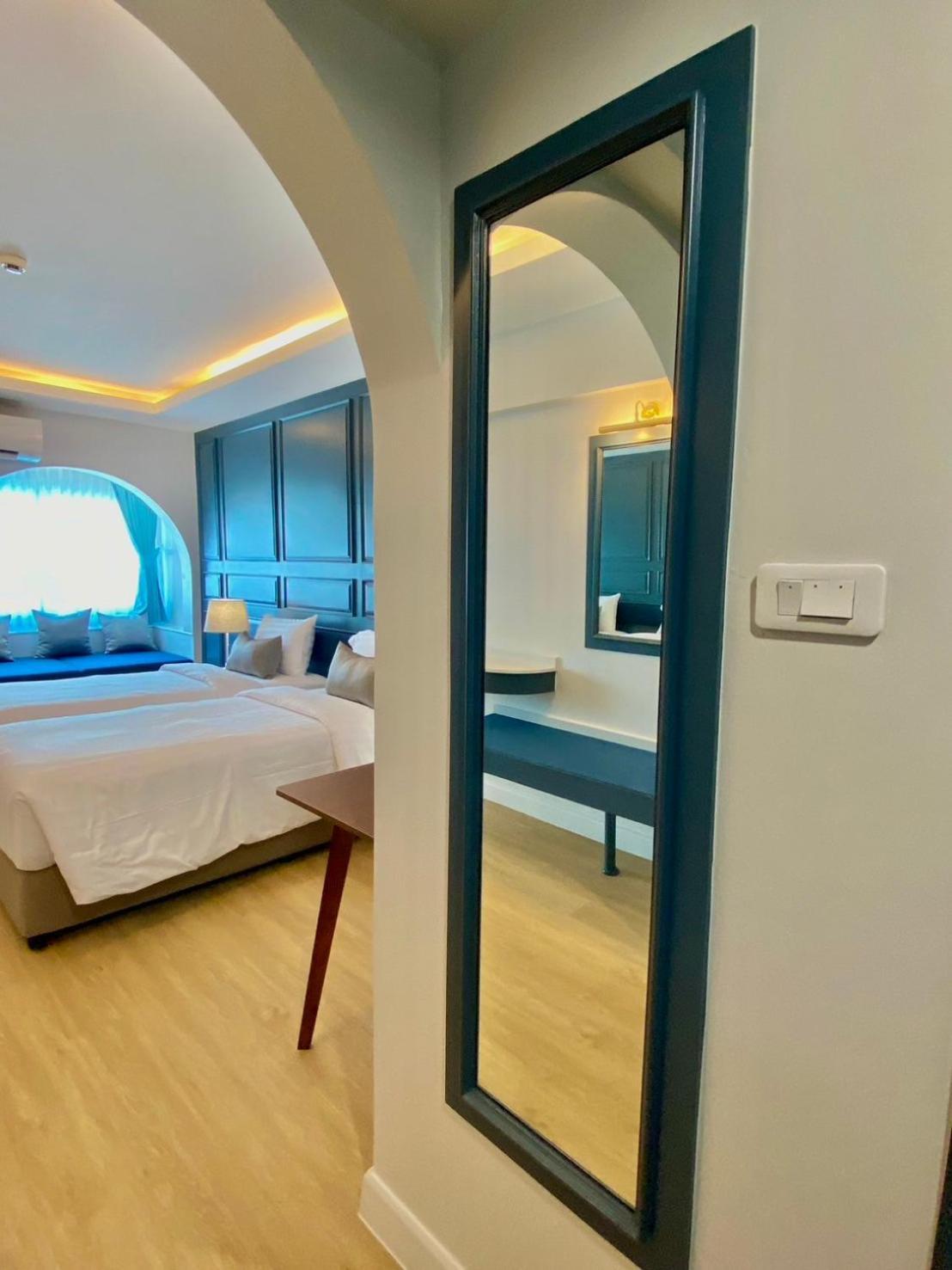 Regent Ramkhamhaeng 22 Hotell Bangkok Exteriör bild